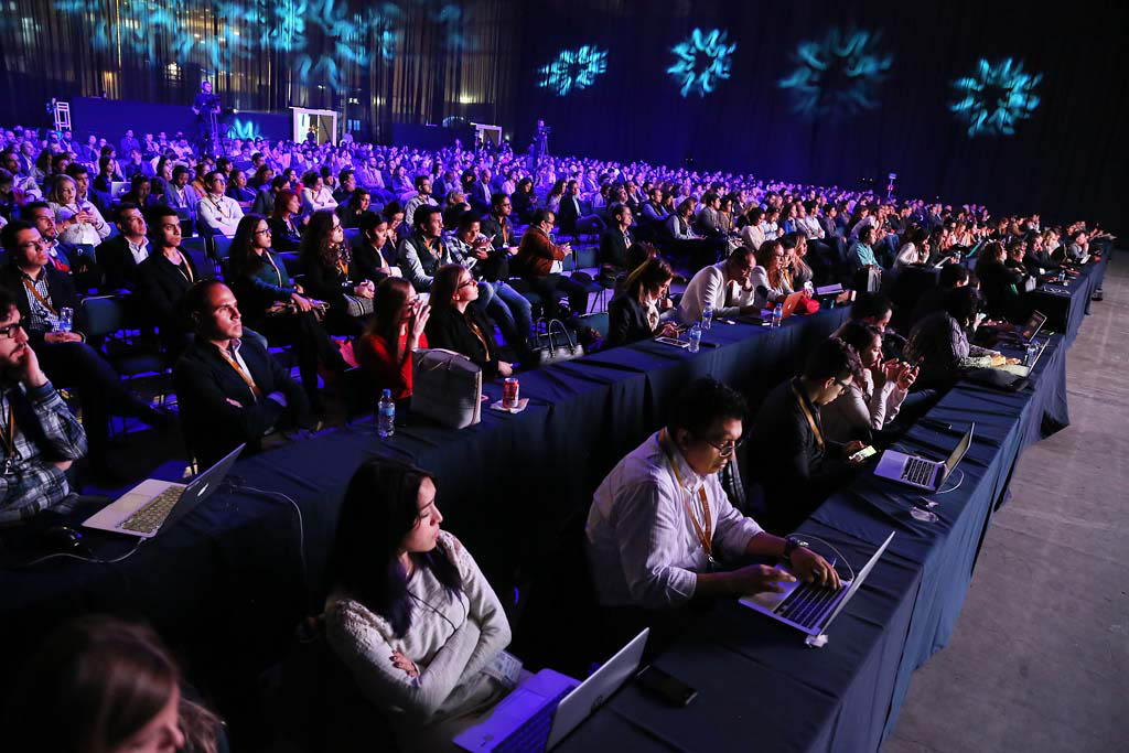 007 congreso summit evento corporativo.jpg